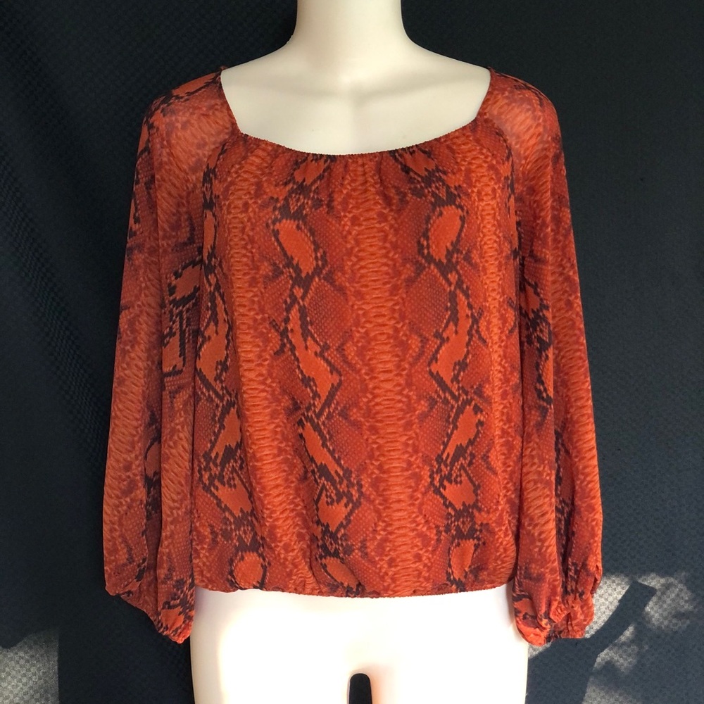 Vince Camuto snakeskin Blouse size Small orange